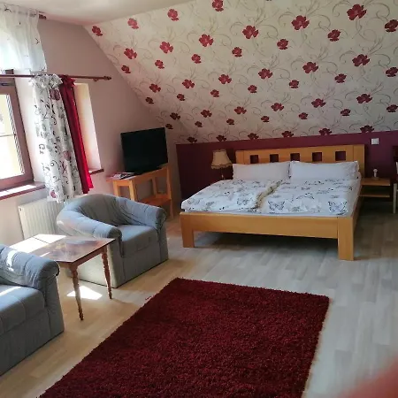 U Kostela, Sedlo Apt 1-4os, Apt 2-5 Os *