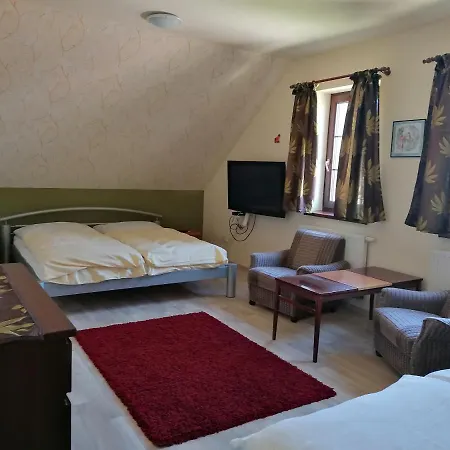 U Kostela, Sedlo Apt 1-4os, Apt 2-5 Os Apartman Číměř